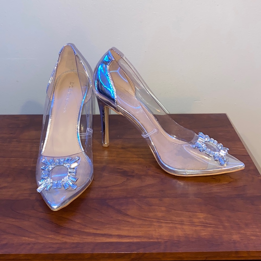 BCBGeneration Hillax Pump Clear